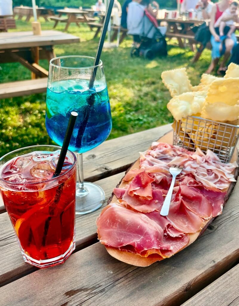 aperitivo con gli amici?